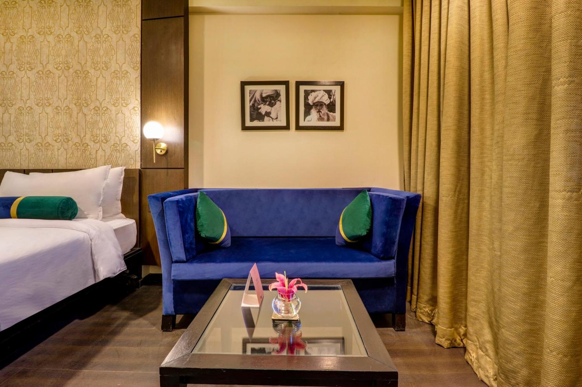 Sunday Hotel Джайпур Екстериор снимка
